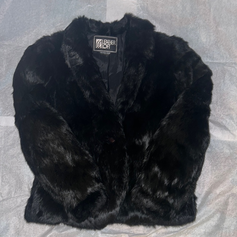 Short real fur coat fully lined with inner side pockets size small (vintage).